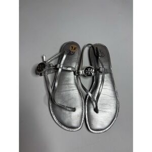 TORY BURCH Women's 8.5 M  Metallic Silver Leather T-strap Sandal Resort Cruise